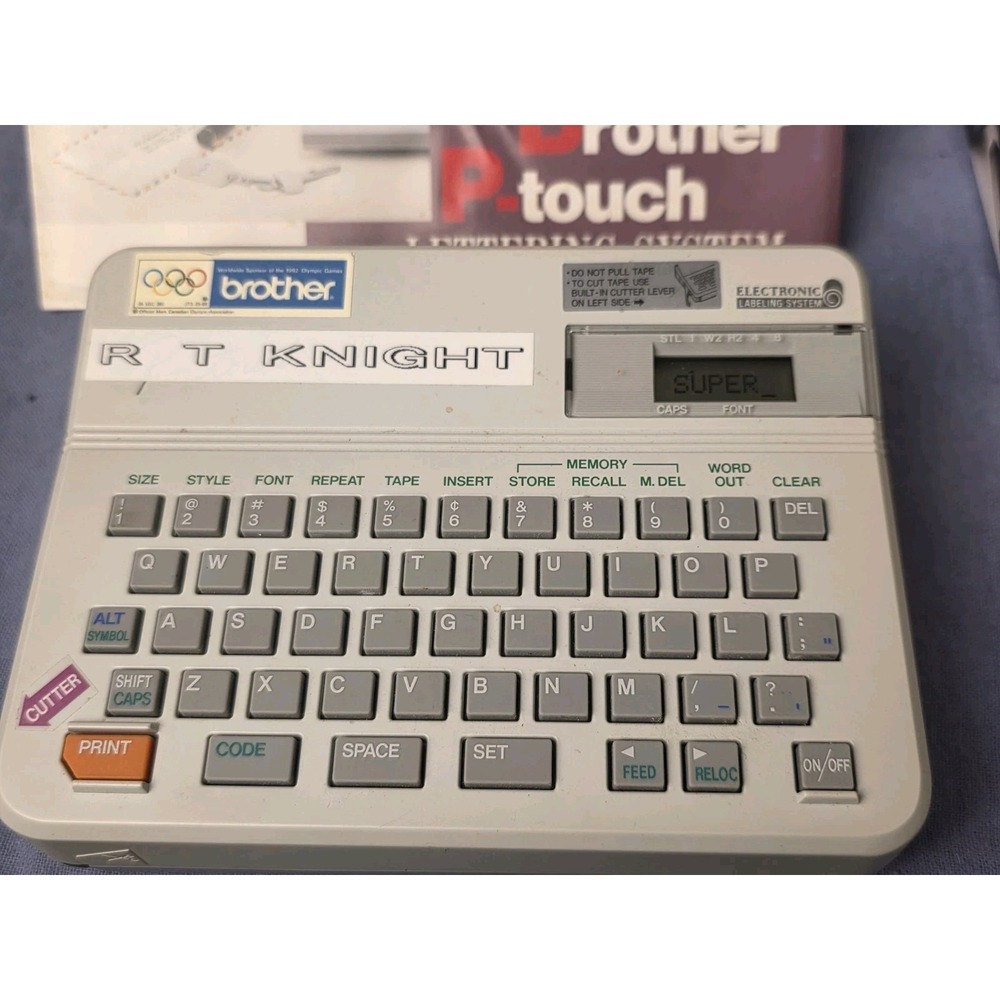 Brother P-Touch III Electronic Labeling System PT-10 Vintage Label Maker Boxed